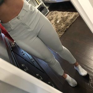 High wasted cropped white jeans